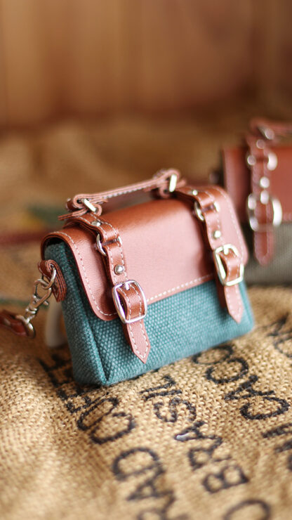 1/4&1/3 Messenger Bag