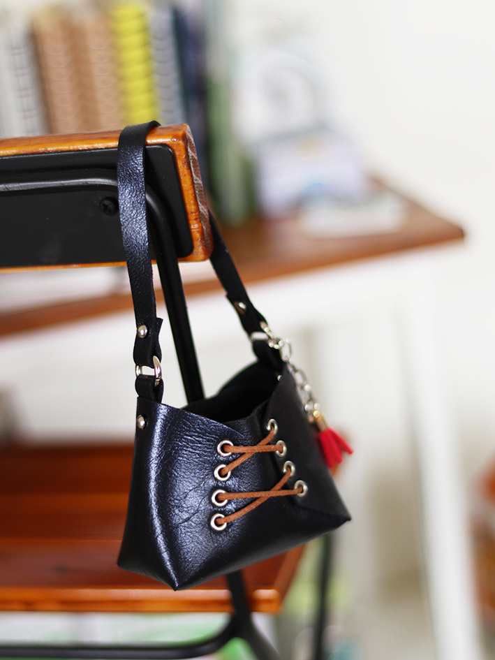 1/3 Shoulder Bag - Image 9