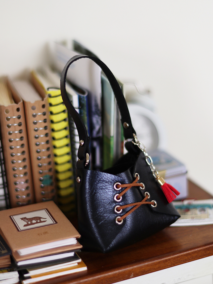 1/3 Shoulder Bag - Image 7