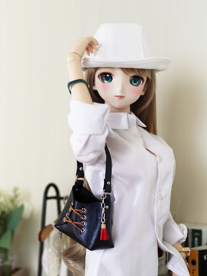 1/3 Shoulder Bag - Image 11