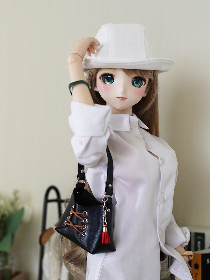 1/3 Shoulder Bag - Image 3